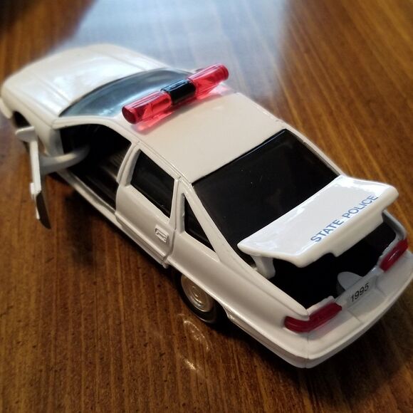 New Jersey State Police Road Champs die cast police car 1:43 scale - Picture 11 of 12